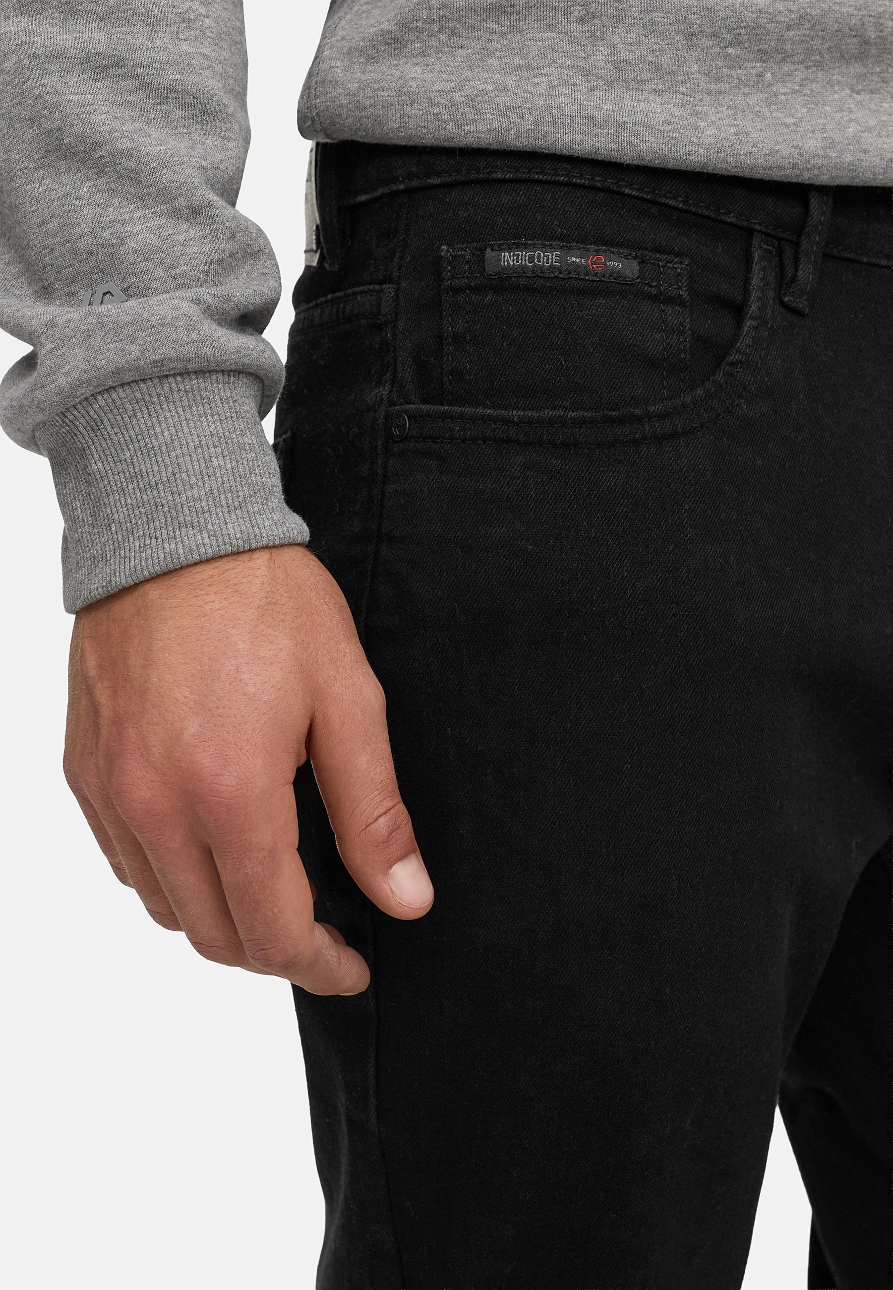 #farbe_ultra-black