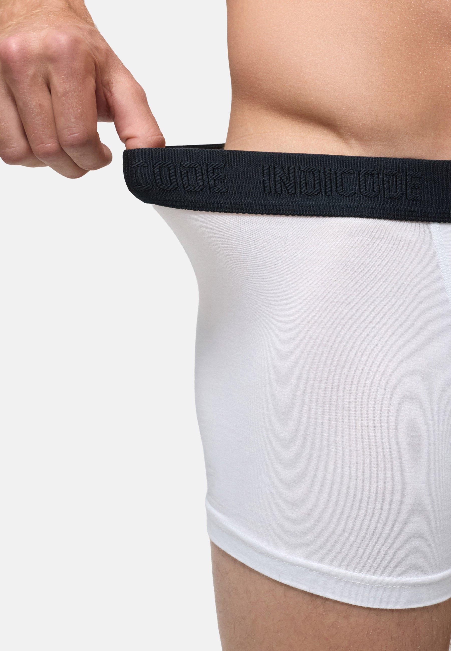 #farbe_white-black-navy