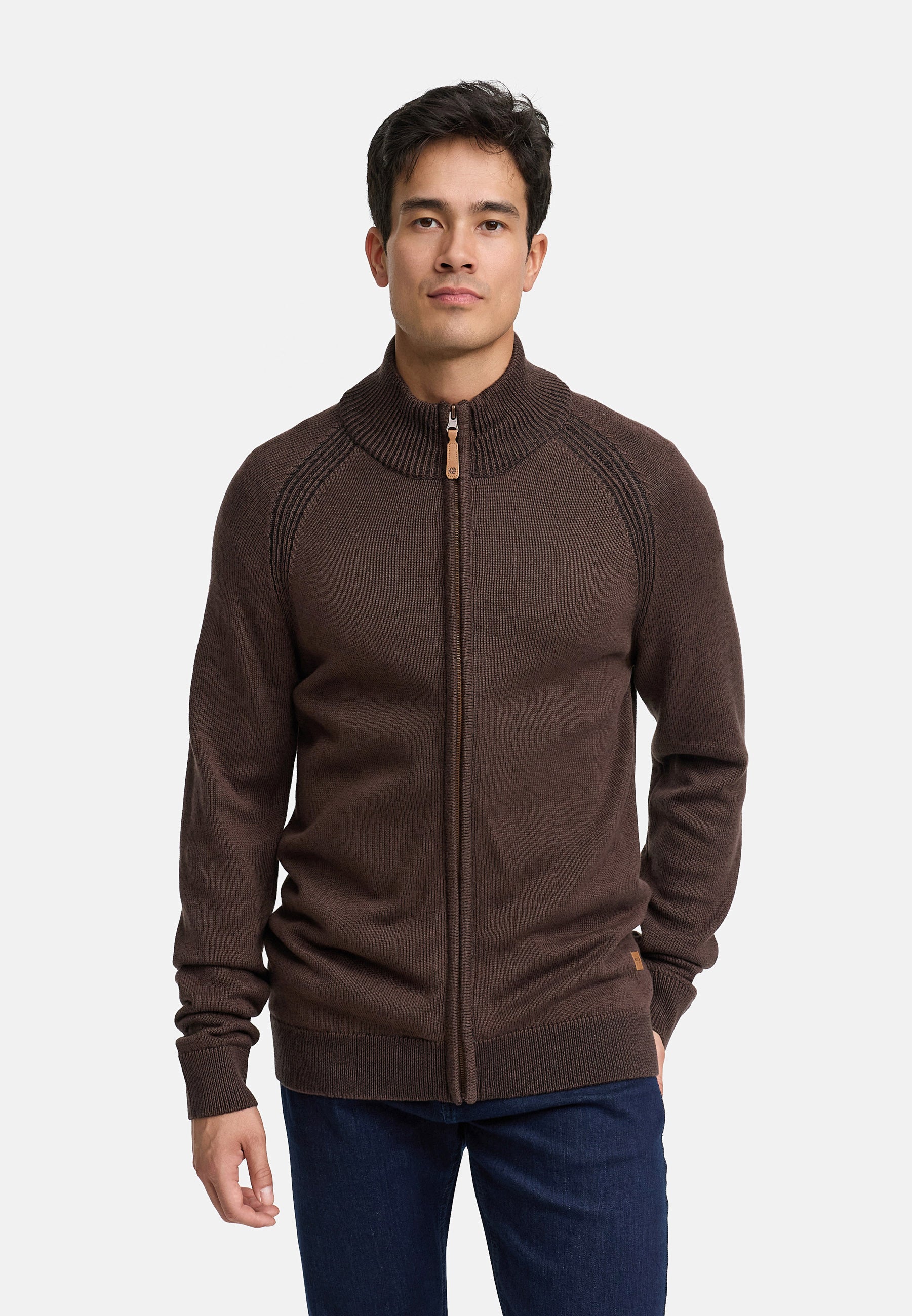 Sweaters & Cardigans