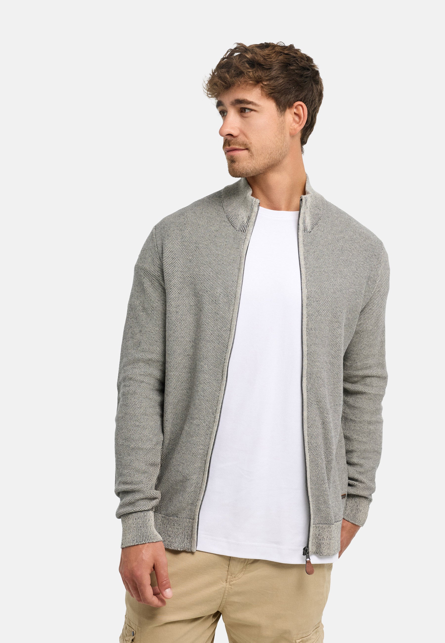 Sweaters & Cardigans